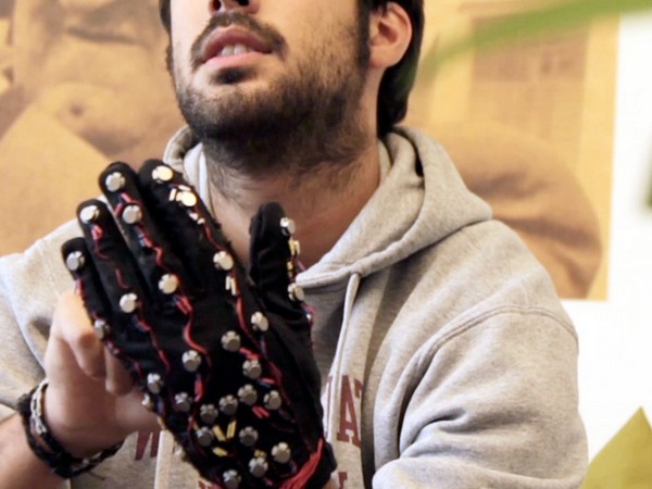 Интерактивная перчатка «The Mobile Lorm Glove» Интерактивная перчатка «The Mobile Lorm Glove»